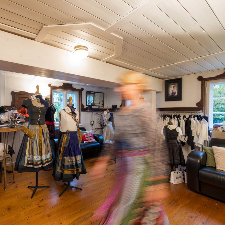 Designer Dirndl aus München von Michaela Keune – Designerdirndl