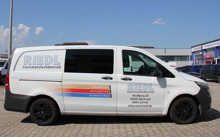 Fahrzeugbeschriftung im Raum Regensburg Landshut Passau - Bilder von Signus Werbetechnik 