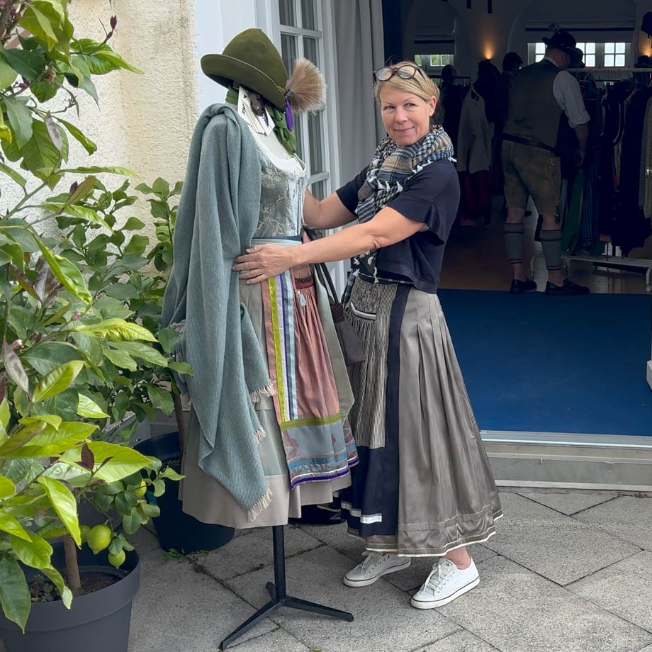 Dirndldesigner, Designerdirndl aus Pullach b. München, Hip-Hop Showact