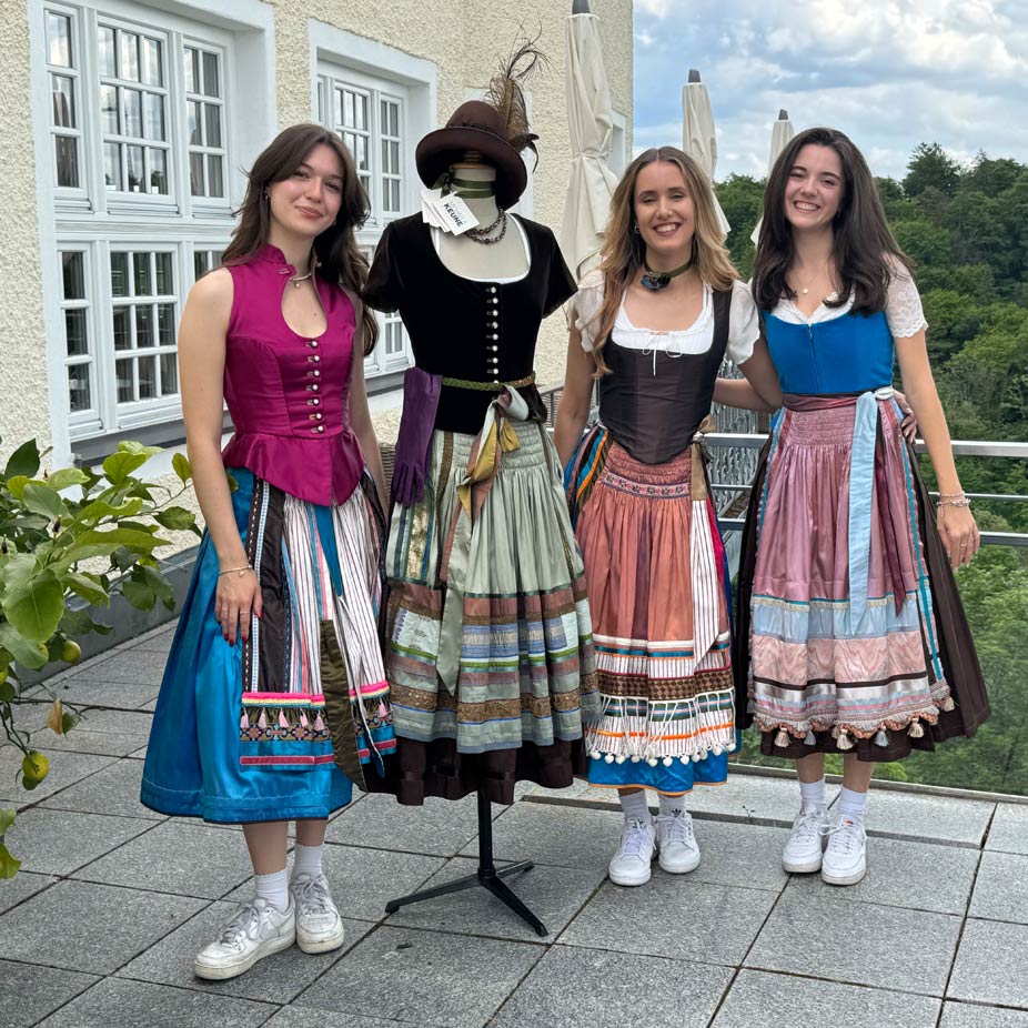 Dirndldesigner, Designerdirndl aus Pullach b. München, Hip-Hop Showact