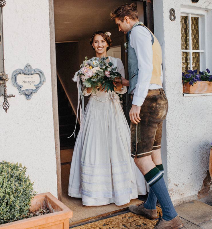 Brautdirndl, Hochzeitsdirndl aus München von Michela Keune