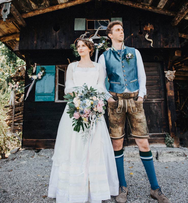 Brautdirndl, Hochzeitsdirndl aus München von Michela Keune
