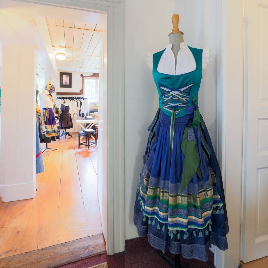 Luxus Dirndl – exklusive Dirndl von Michaela Keune