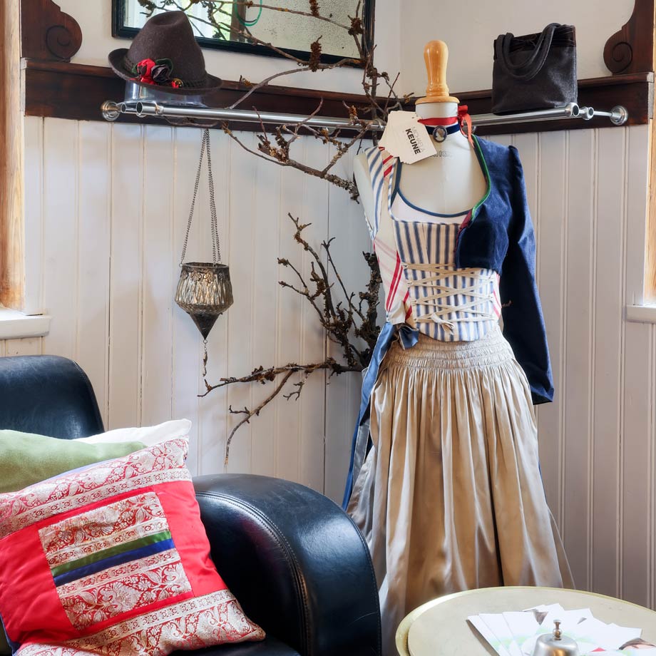 Luxus Dirndl – exklusive Dirndl von Michaela Keune