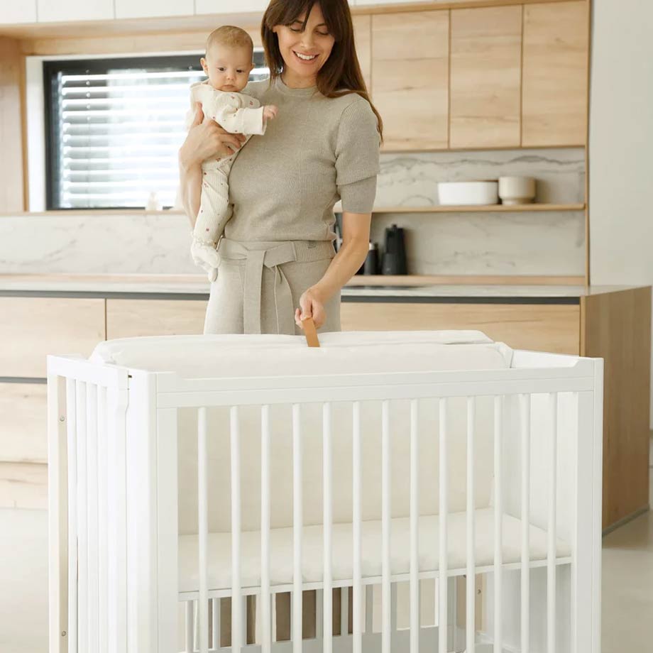 Engel & Bengel präsentiert NAOLIMA MoveMi® das wandelbare Babybett Camp