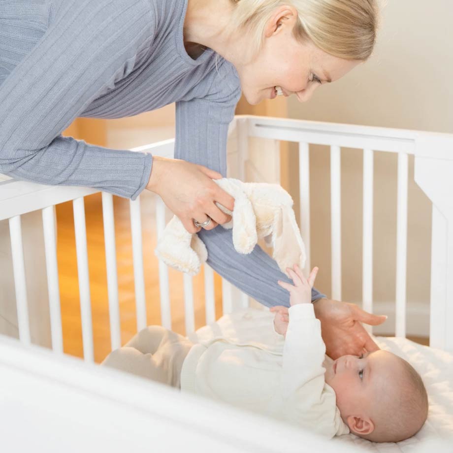 Engel & Bengel präsentiert NAOLIMA MoveMi® das wandelbare Babybett Camp