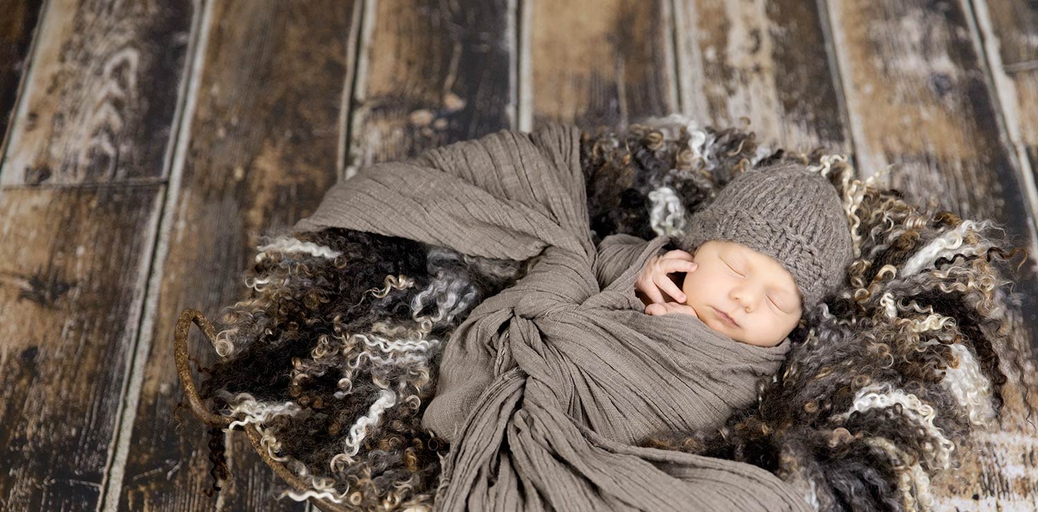 Newbornshooting Neugeborenenshooting mit Babyfotografin Marion Hogl aus München 